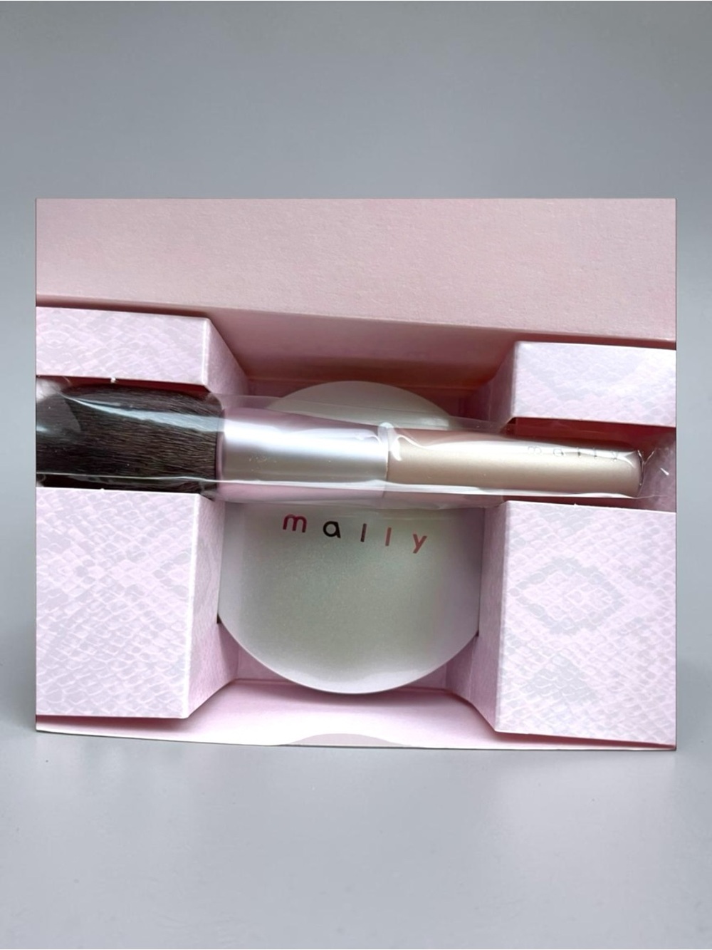 Mally Age Rebel Diamond Un-Powder Fair/Light Full Size w/ Brush NIB